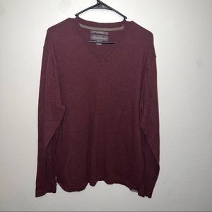 Eddie Bauer mens large v-neck sweater in burgundy/maroon